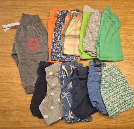 Kleiderpaket 1, Hosen, Jungen, 13 Teile, Grösse 80