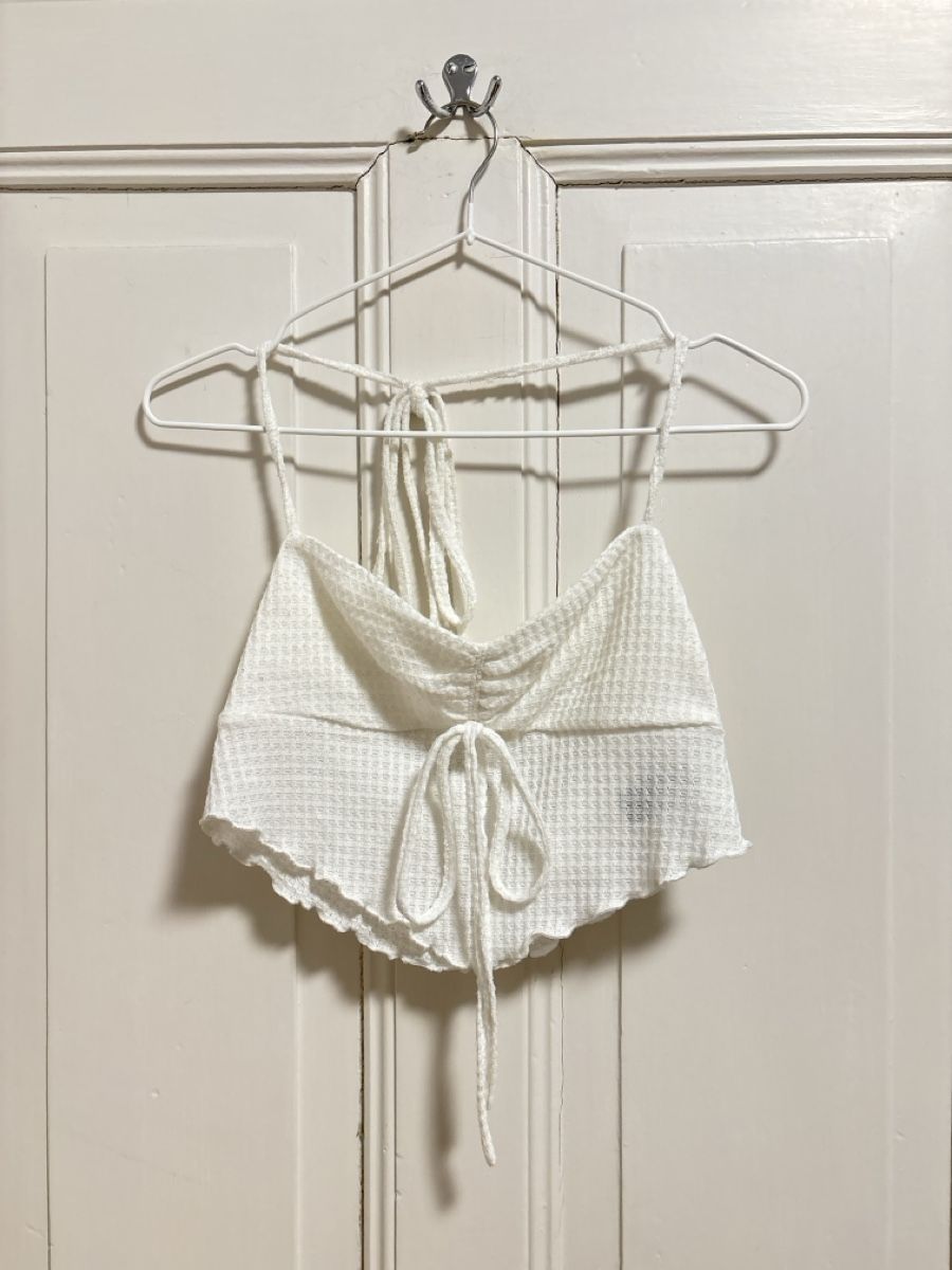 Top: Y2K Cute Cider White Halter Top - Size S – Usato da Zollikon venduto da ely.p