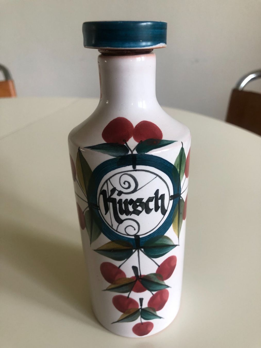 Autres: Kirschflasche aus Keramik – D'occasion à Bassersdorf par sammelfloh