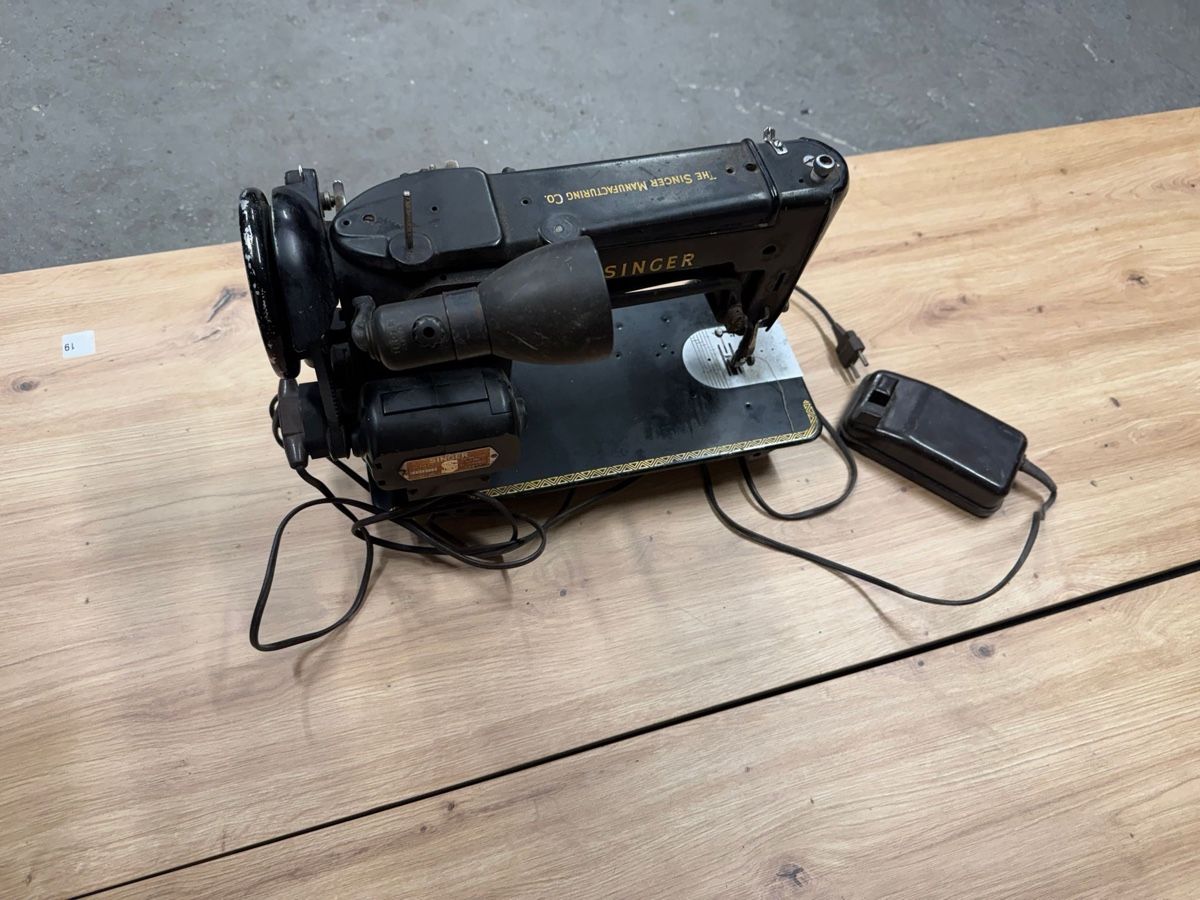 Tutte le macchine: Antiquité Singer machine (hs) – Usato da Grand-lancy venduto da RustytoRestore 1