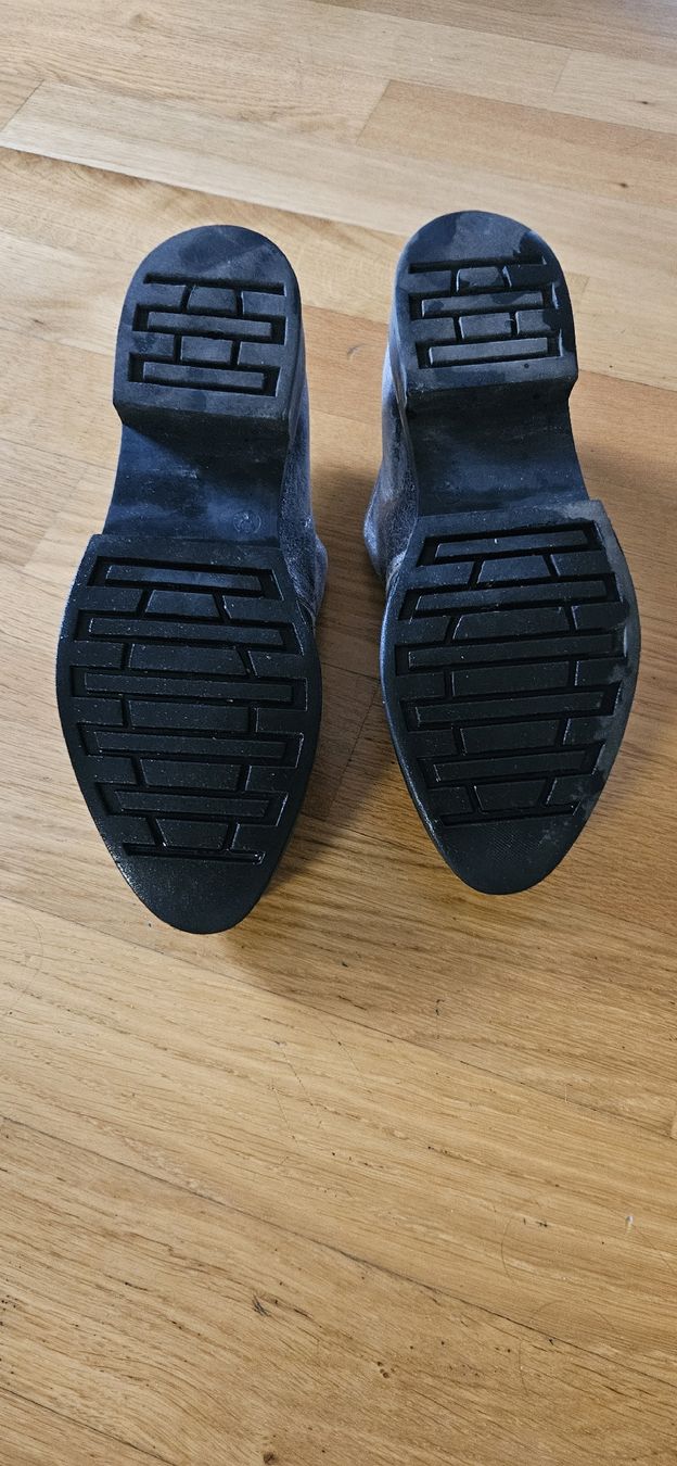 Damenschuhe: Damenschuhe Leder silber/grau – Gebraucht aus Horw von Sandra_Luzern 2