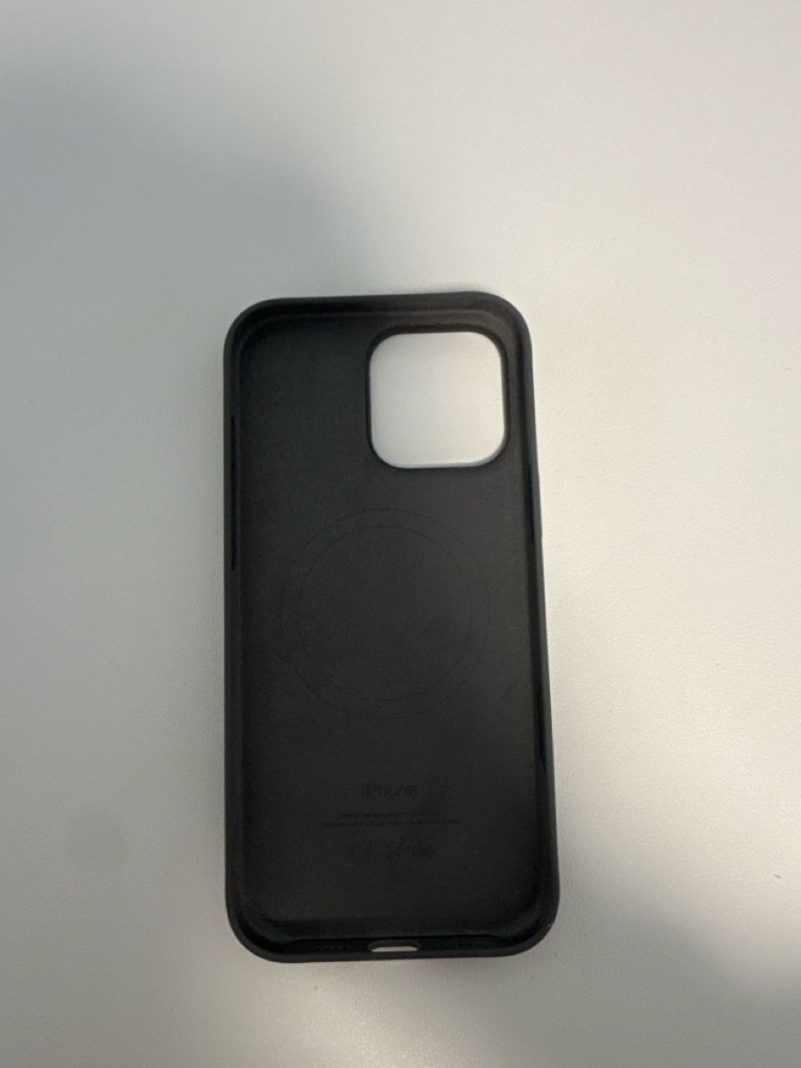 Apple Cover & Protezioni schermo: Apple iPhone Silikon Case mit MagSafe grau iPhone 16 Pro Max – Nuovo (secondo la descrizione) da Trasadingen venduto da gina.m 1