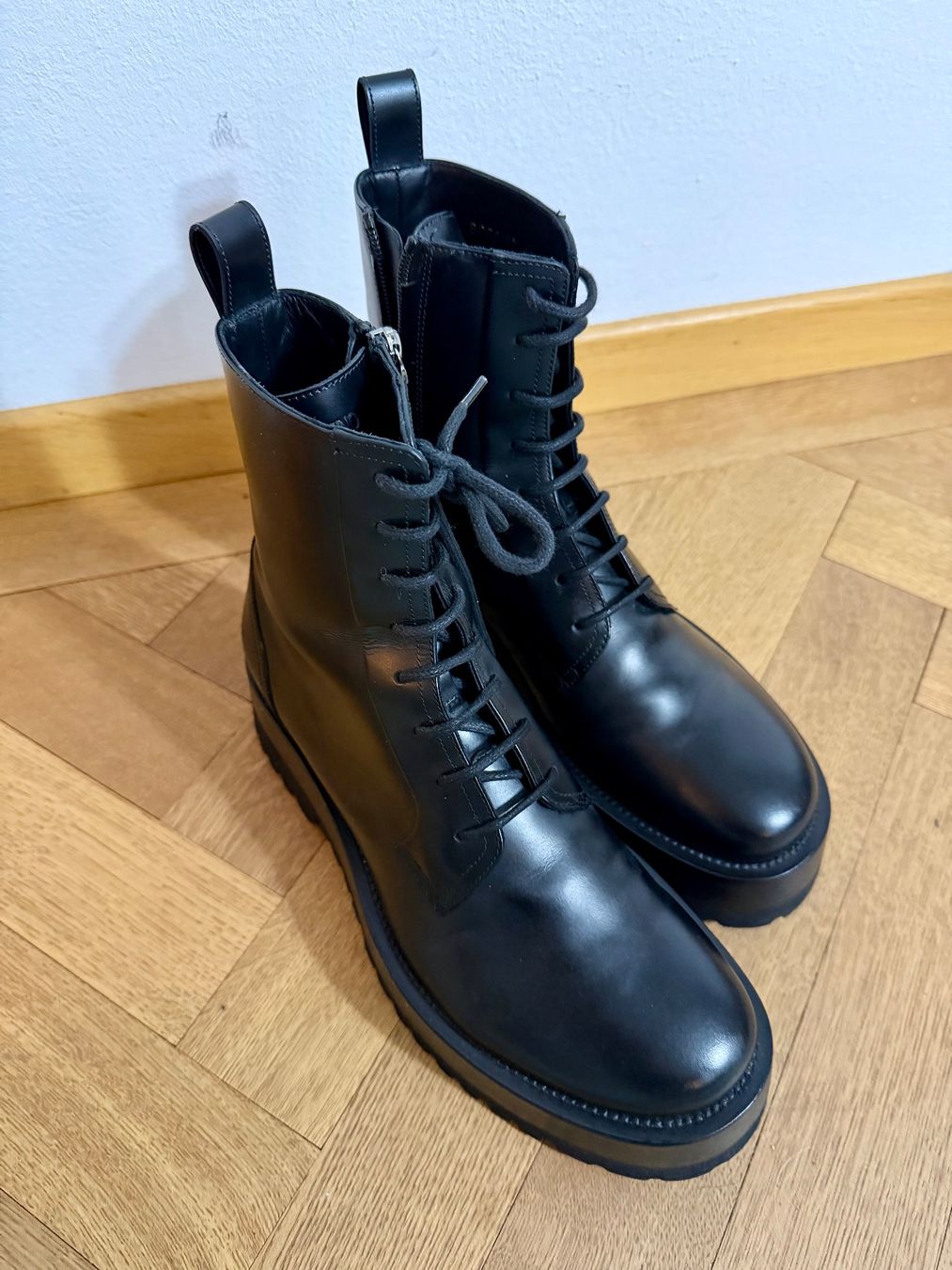 Valentino Herrenschuhe: Stivali Anfibi Valentino  - come nuove - taglia 41 – Gebraucht aus Lugano von can_xdd8 8