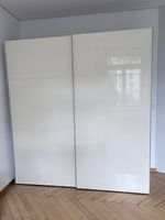 Schrank mit Schiebetüren