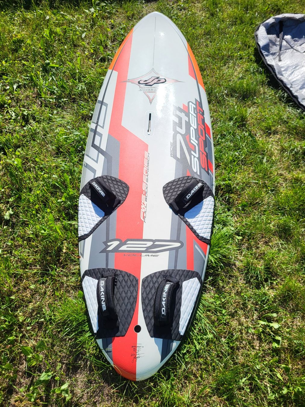 Tavole da surf e di nuoto: JP Super Sport 127L Freerace Windsurfboard – Usato da Riehen venduto da WindsurferatComersee