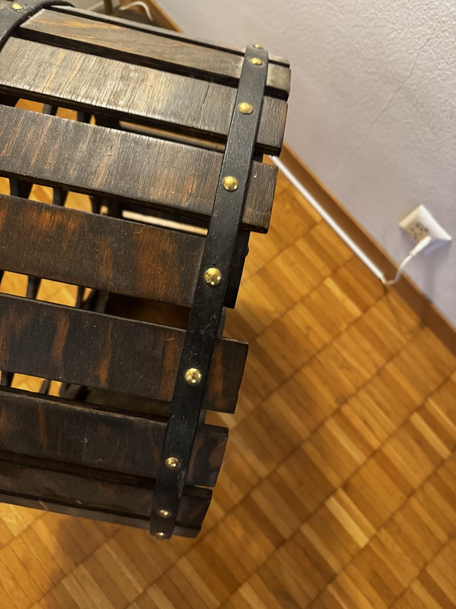 Scaffali: Weinfass Weinflaschenhalter Regal Holz Stehend – Difettoso da Zürich venduto da Bojana 1