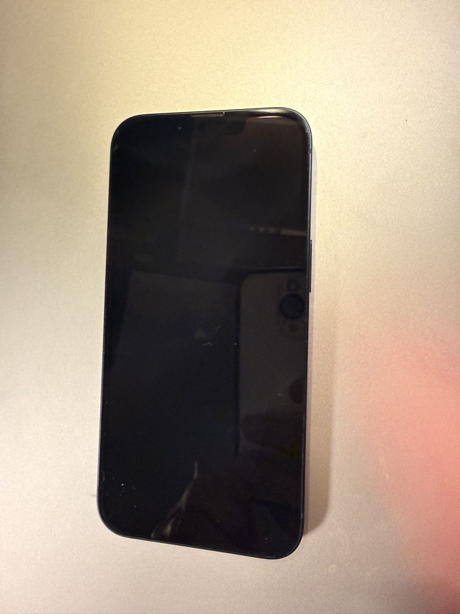 Apple Telefoni cellulari / Smartphones: iPhone 13 - Midnight - 128GB – Usato da Zürich venduto da AH8001 1
