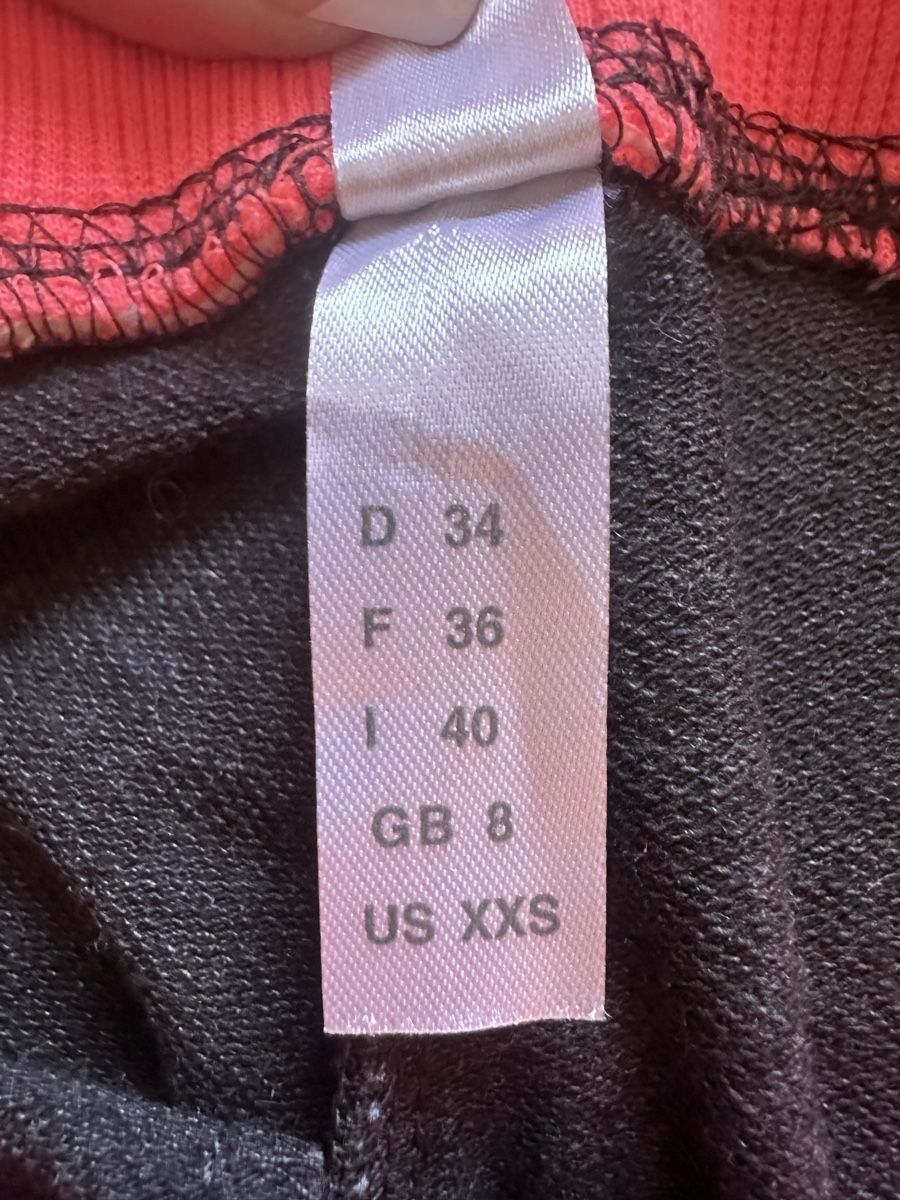 Pantalons: Short orange gris neuf 36 – Neuf avec emballage d'origine à Boussens par sko_9w6t 2