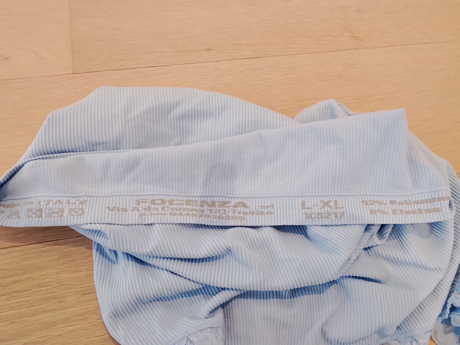 Top: Süsses hellblaues Top mit Spitzenrand Gr L-XL sommerlich ... – Nuovo (secondo la descrizione) da Bellikon venduto da MellonCollieMitTwint 2
