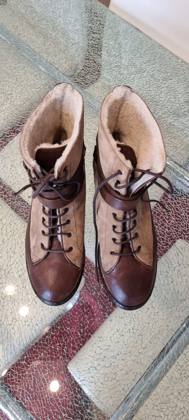 Ugg Chaussures femmes: UGG Gr. 9M – D'occasion à Luzern par Reni025 1