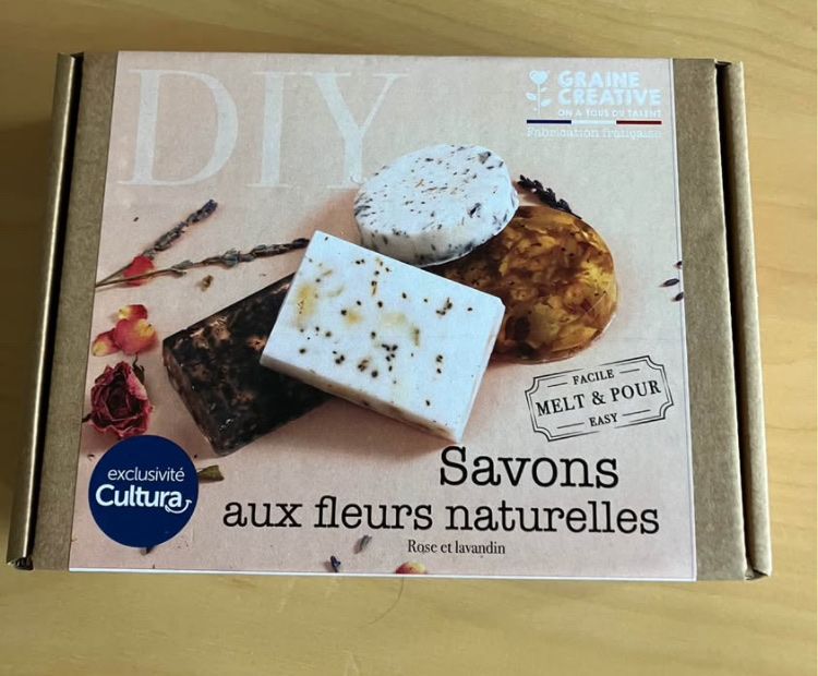 Prodotti per la cura: Kit savon fleurs – Nuovo e nell'imballaggio originale da Villars-sur-Glâne venduto da gis_762m
