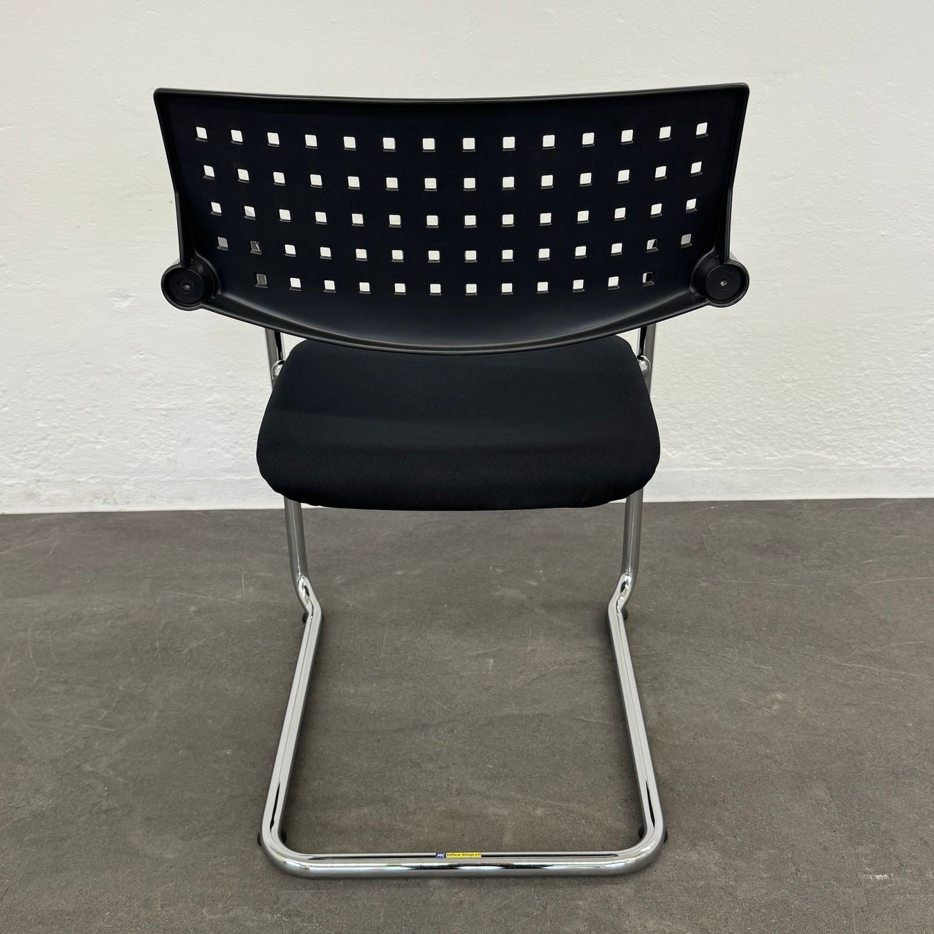 Vitra Sedie: Vitra Visavis Freischwinger - stapelbar - Schwarz-Chrom – Usato da Schönenwerd venduto da mcofficeshop 4