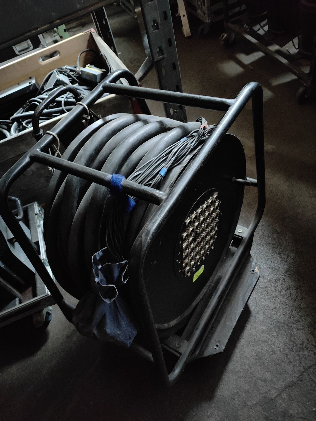 Componenti elettronici: Multicor 32/8 ca 50m – Usato da Aesch LU venduto da Cubic