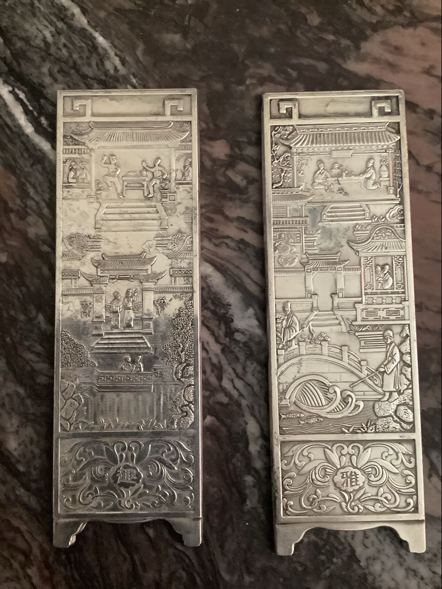 Tutte le decorazioni: 2 alte asiatische Papierbeschwerer – Usato da Zürich venduto da Albatros57