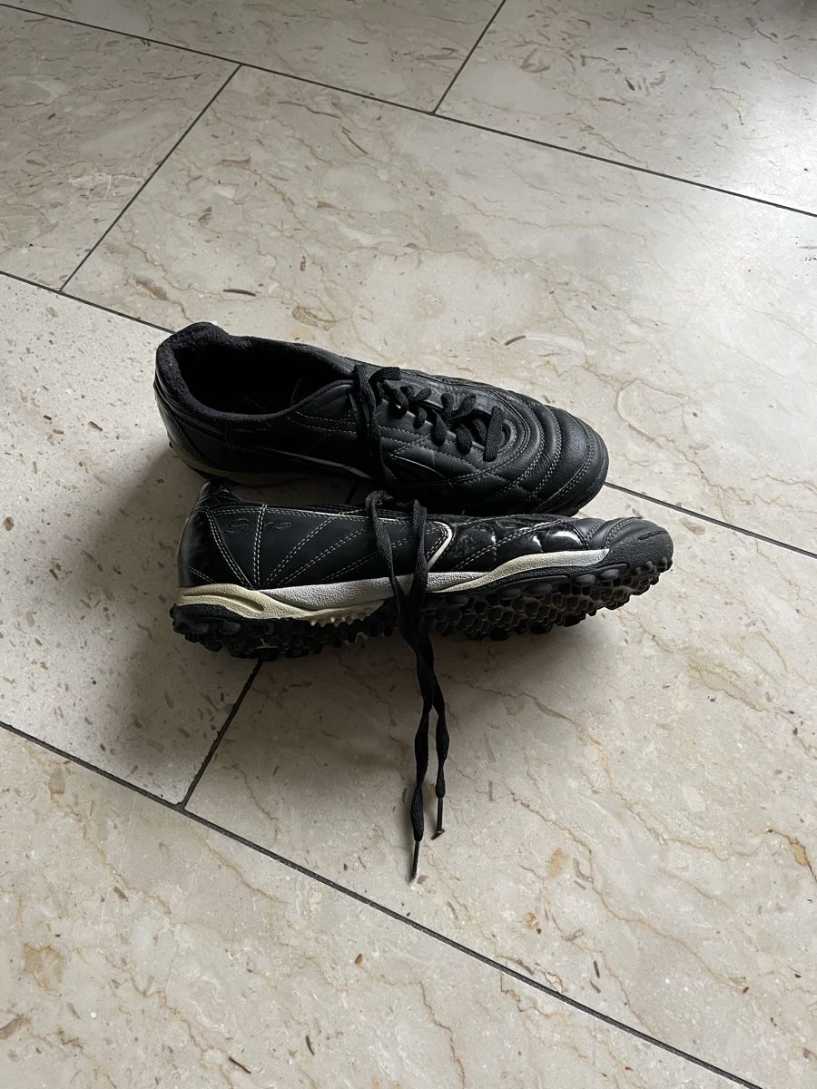 Puma Scarpe da uomo: Fussballschuhe Puma Gr. 43 – Usato da Zürich venduto da klente