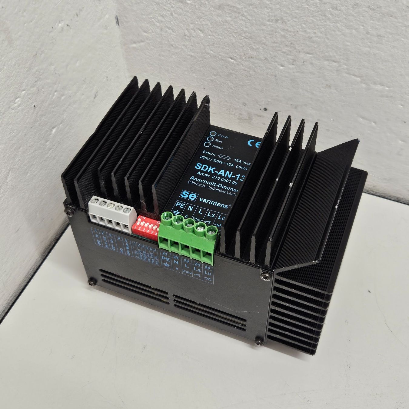 Componenti elettronici: Varintens SDK-AN-13 Anschnitt-Dimmer – Usato da Niederdorf venduto da LeptonAG
