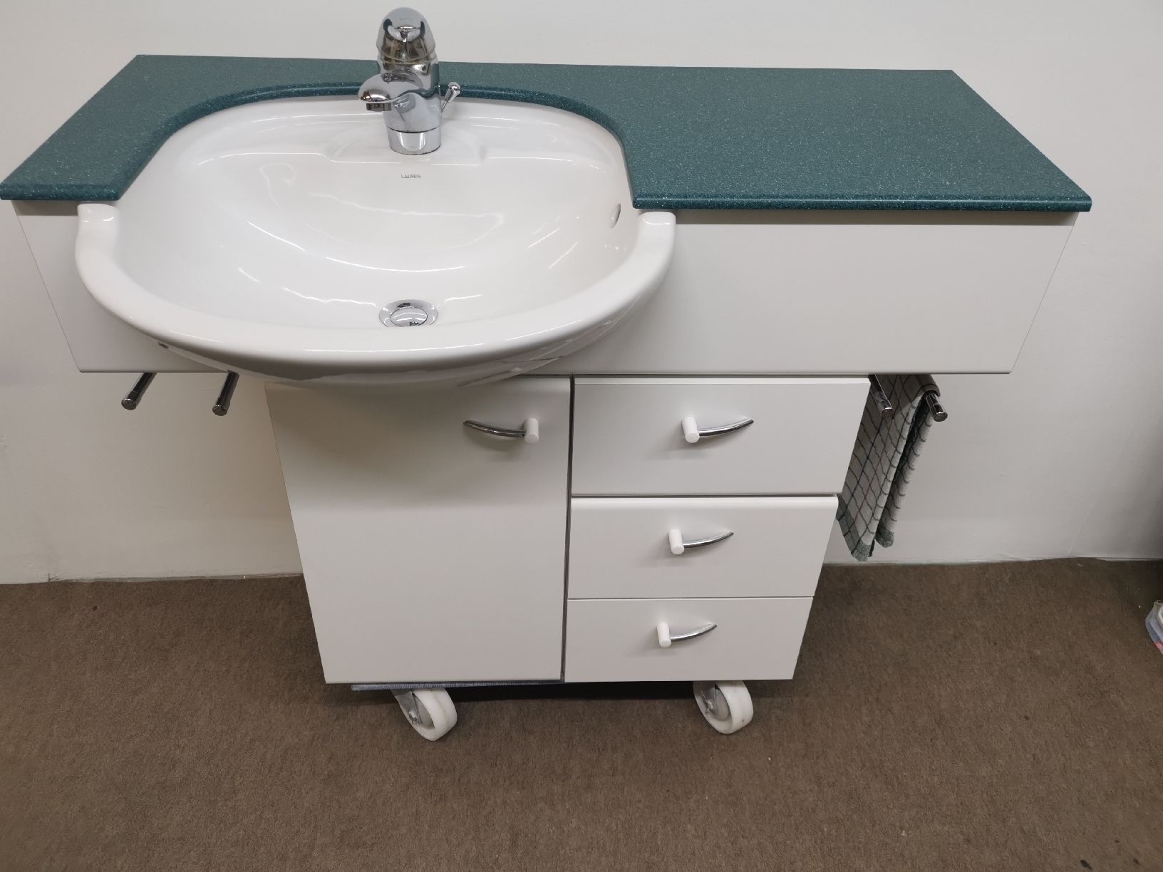 Laufen Mobili per bagno: Bachmann Waschtisch mit Unterschrank 97cm breite – Usato da Schüpfheim venduto da ofeld 2