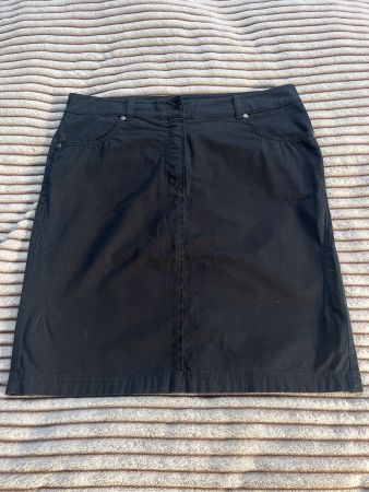 GLOBUS Schwarzer Jeansrock Gr. 40, knielang, guter Zustand