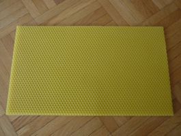 1x Bienenwachs Platte mit Wabenprägung zum Kerzen rollen