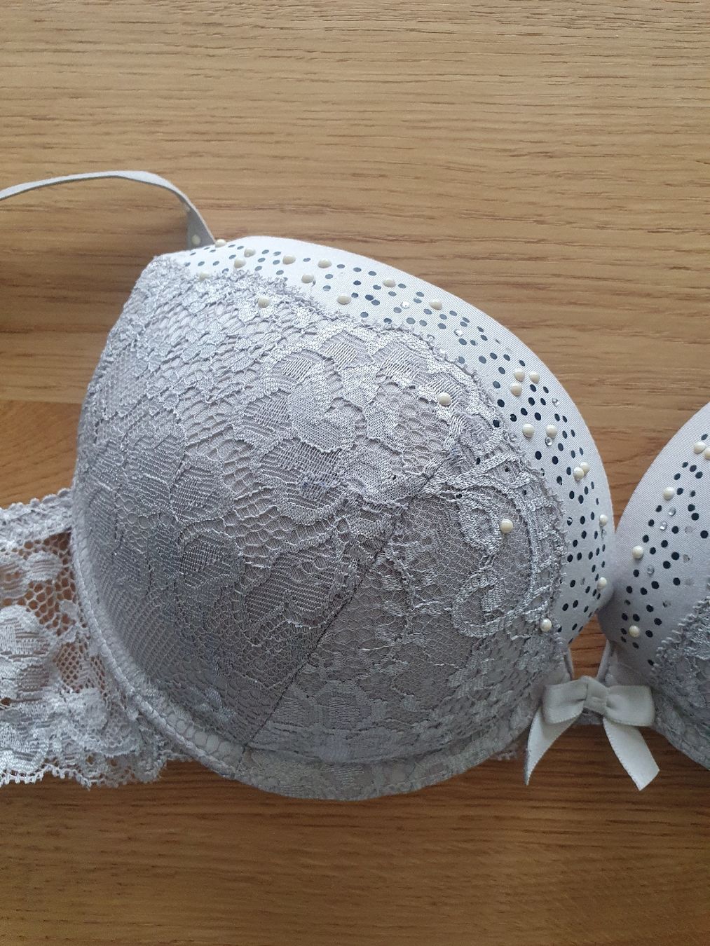 Sonstige Unterwäsche: Weisser Spitze BH, Grösse 75C – Gebraucht aus Moosseedorf von Sonnenschein.. 2