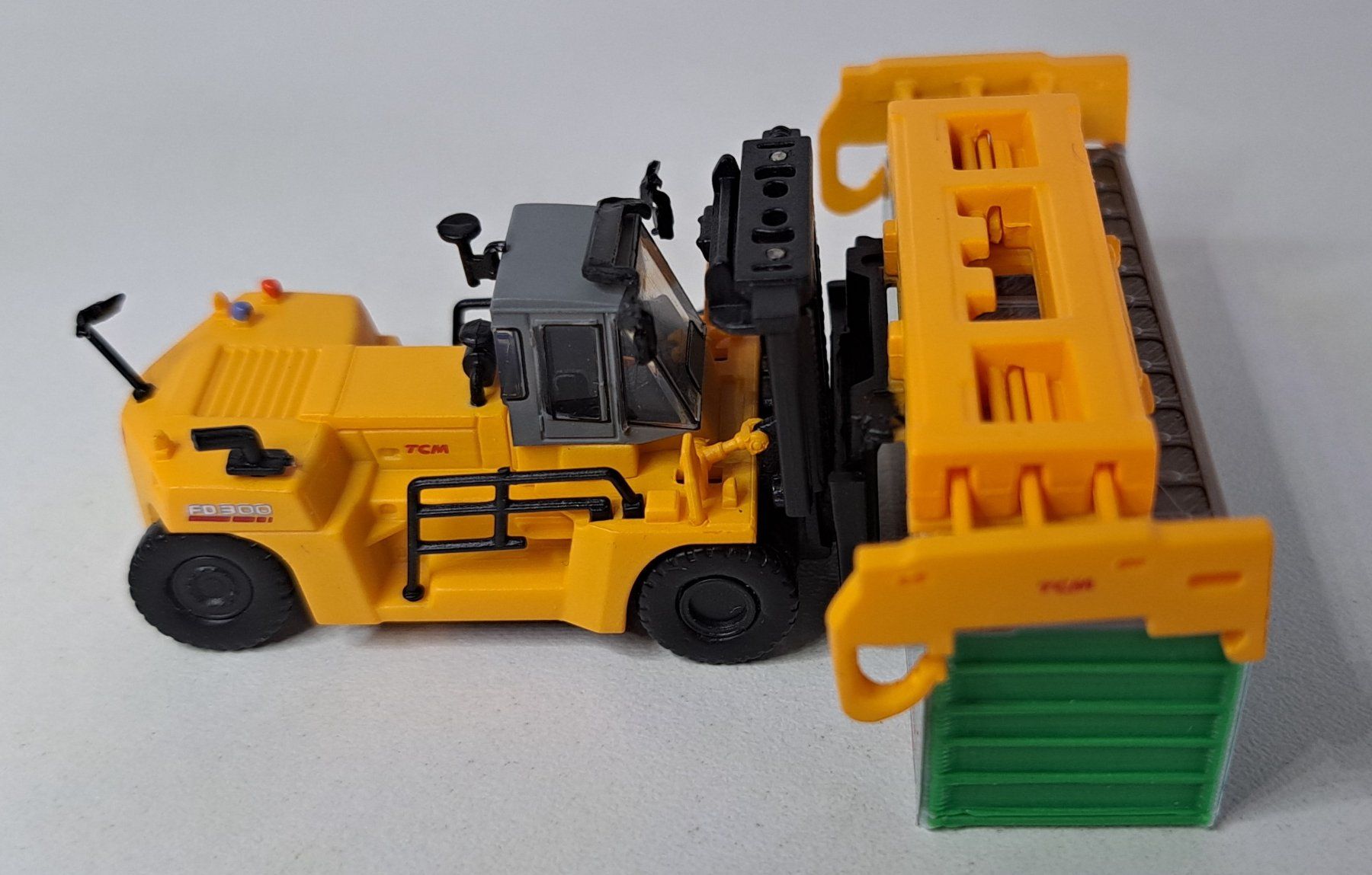 Kato Modelleisenbahnen: Container Stapler mit Valser Container Neu OVP Spur N Kato – Neu (gemäss Beschreibung) aus Salez von rhb-spur-n 3