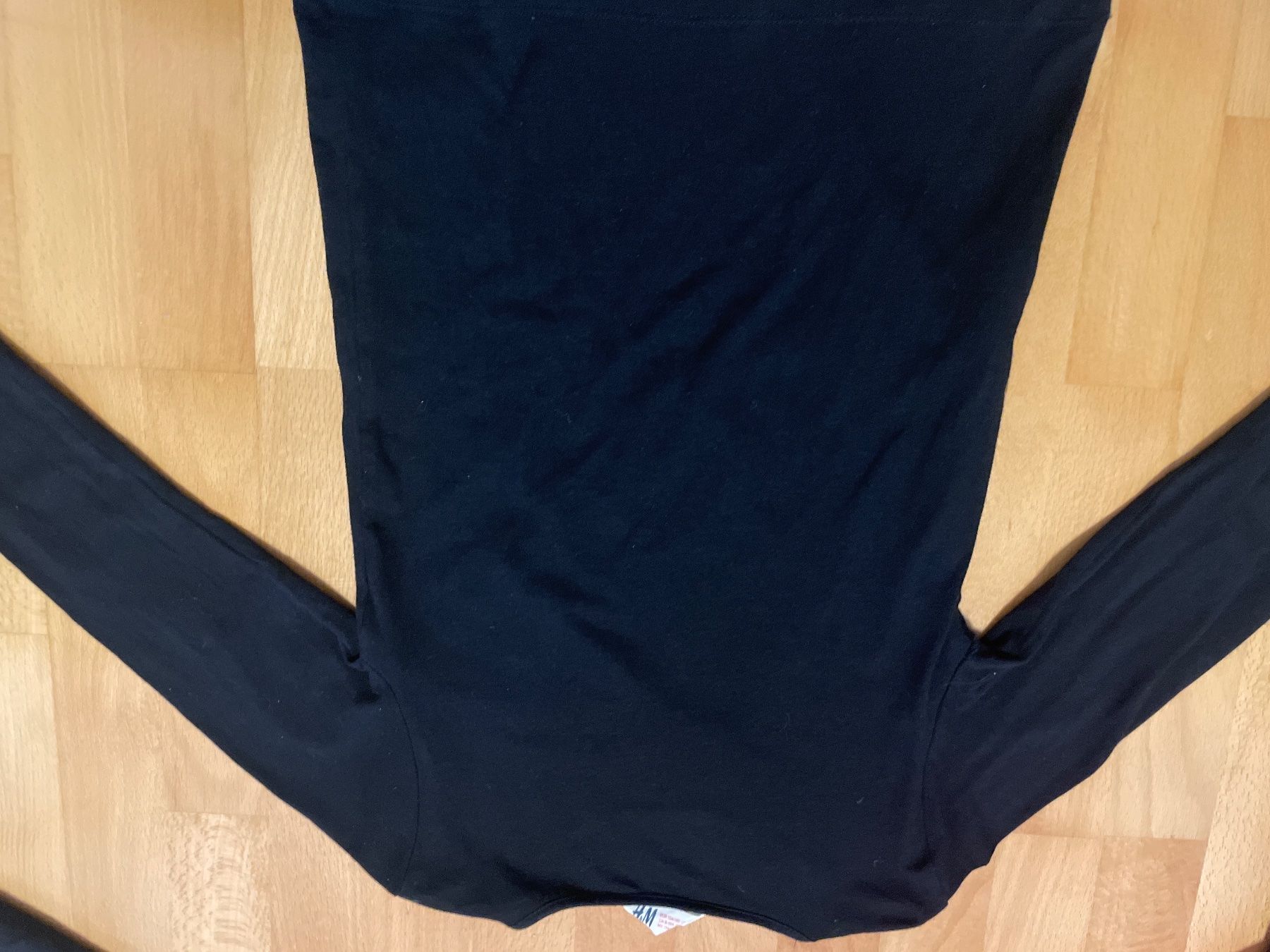 Camicette, T-shirt & Top: Skelett langarmshirt – Usato da Oberengstringen venduto da pri_c8jk 1