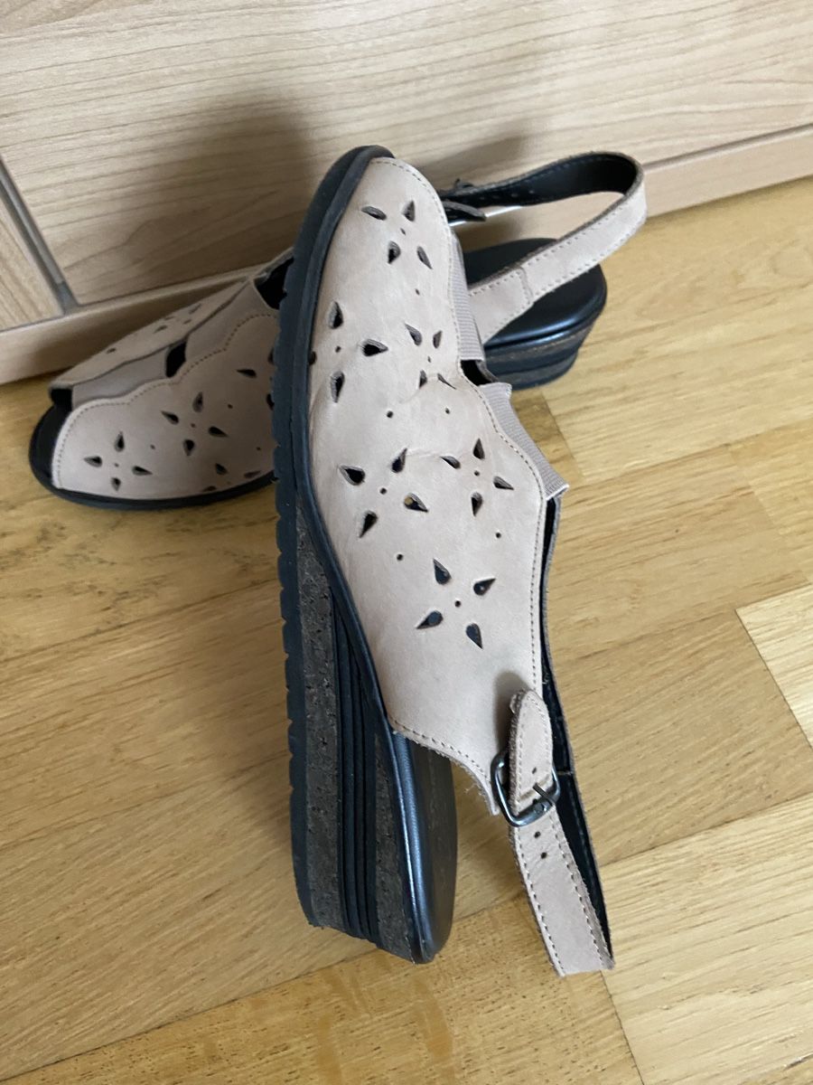 Scarpe da donna: SOMMER SCHUHE GRÖSSE 39 – Usato da Zürich venduto da schneeflocke303 3