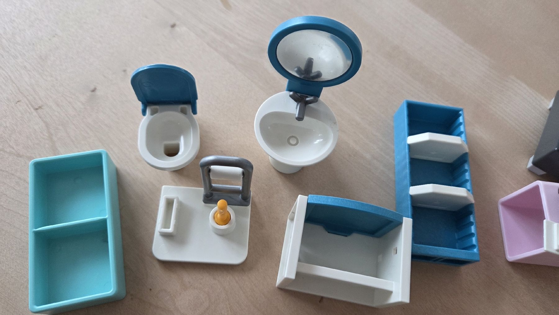 Playmobil Giocattoli: PLAYMOBIL Möbeli mit vielen Einzelteilen – Nuovo (secondo la descrizione) da Hausen am Albis venduto da pear04 7