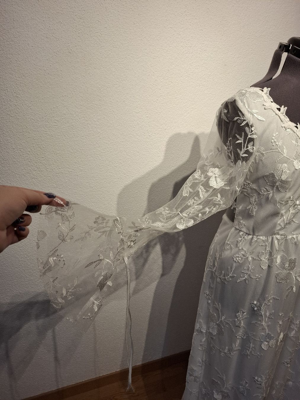 Robes: Wunderschönes Kleid mit Spitze, Grösse XL – D'occasion à Meisterschwanden par Jennifer_91 6
