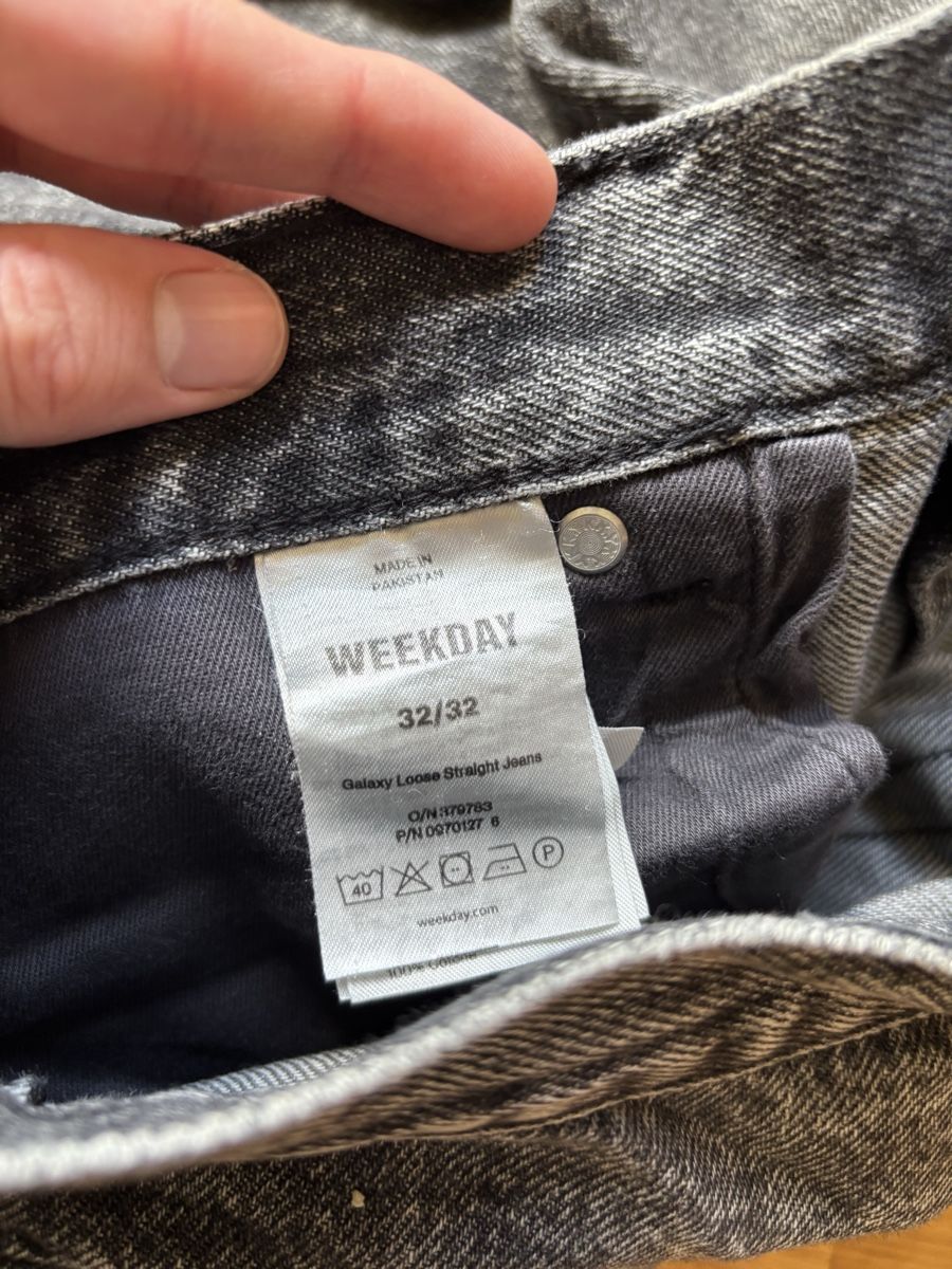 Weekday Jeans: Galaxy Weekday Black/Grey Jeans – Usato da Bern venduto da Lelixino 7