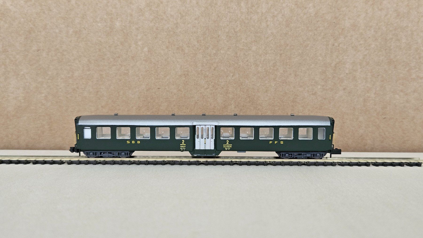 Wabu Modellini di ferrovie: Leichtstahlwagen mit Mitteleinstieg Spur n, Wabu – Usato da Rotkreuz venduto da Rolv.522