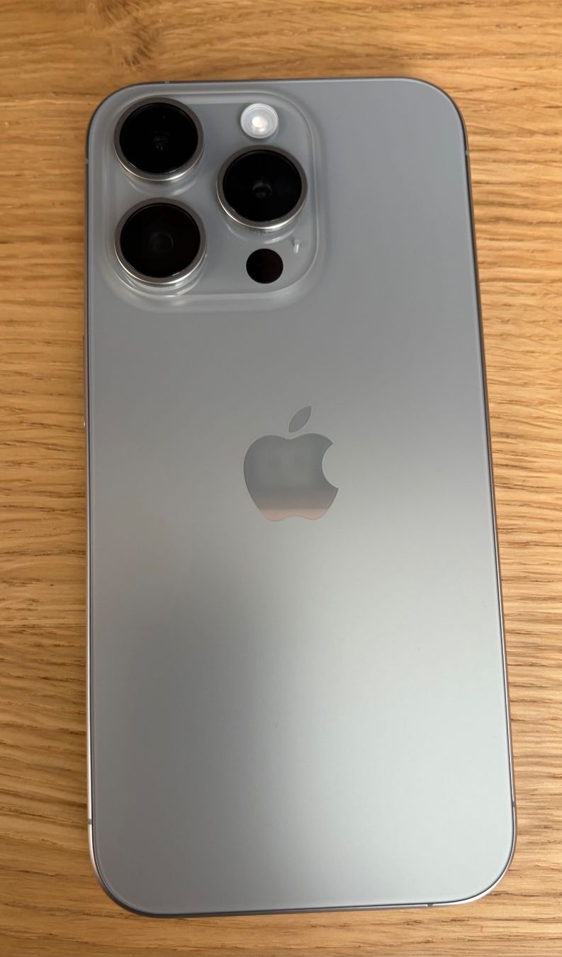 Apple Telefoni cellulari / Smartphones: iPhone 15 Pro 128GB Silber – Nuovo (secondo la descrizione) da Winterthur venduto da Haesle 7