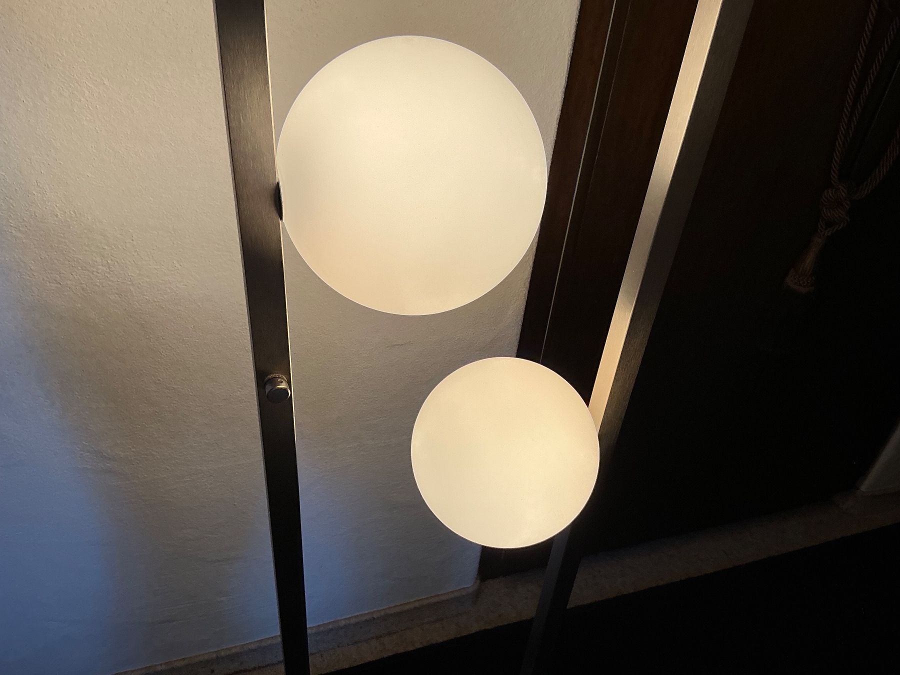 Lampade: Stehlampe mit 4 Halogen Kugelleuchten – Usato da Neerach venduto da Amtrak283 2