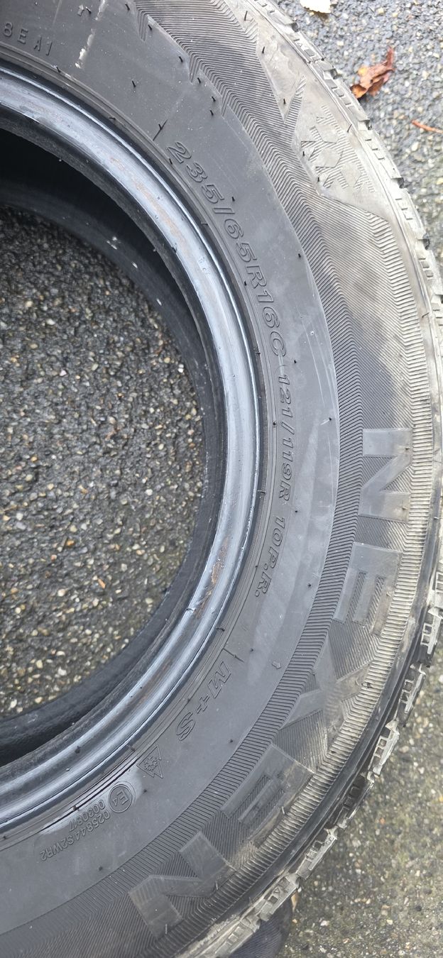 Nexen Pneus & Kompletträder: Winterpneu 235/65/R16C M+S – Gebraucht aus herzogenbuchsee von jamma01 3