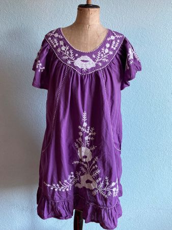 Robe brodée violette t42