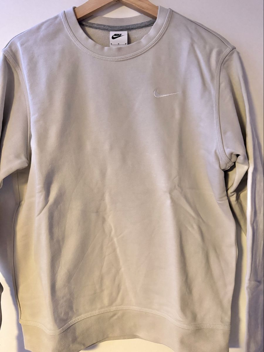 Nike Maglioni & Felpe: Pull Nike beige, taille M – Nuovo (secondo la descrizione) da Boudry venduto da LuigiLoot