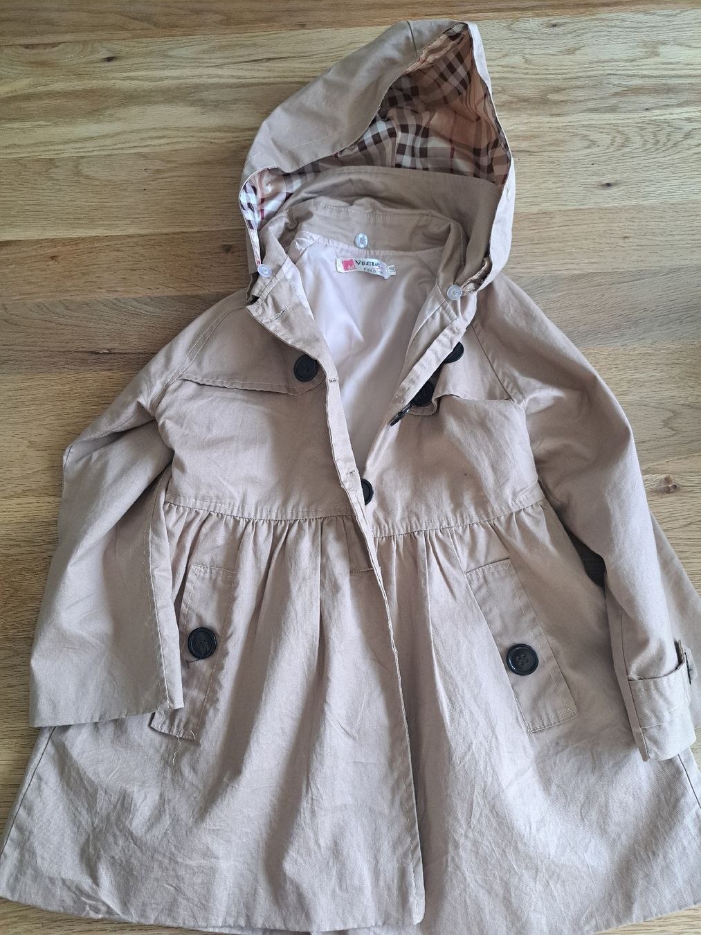 Giacche & Cappotti: Trenchcoat Gr. 140 – Usato da Nürensdorf venduto da Janinejuli