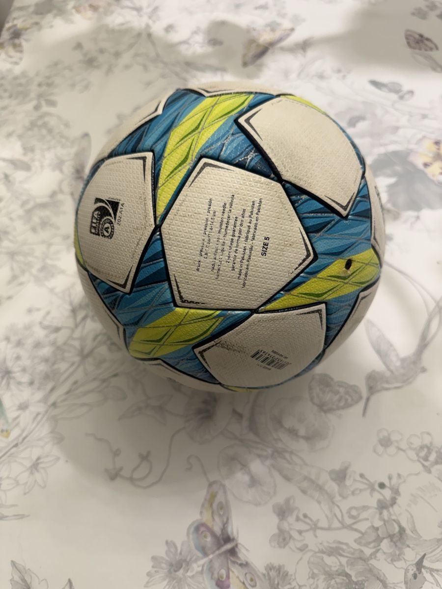 Adidas Ballons: Champions League Final Ball 2012 – D'occasion à eglisau par schmied1992 6