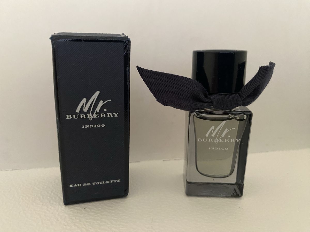 Burberry Parfum & Eau de Toilette: Miniature Mr Burberry Indigo – Neu und originalverpackt aus Bouveret von wes_7zll