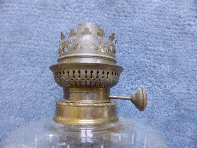 Lampes: Antike Petrollampe,edel,Messing-Marmor,Glas-geschliffen – D'occasion à Lausen par liesfisch 2