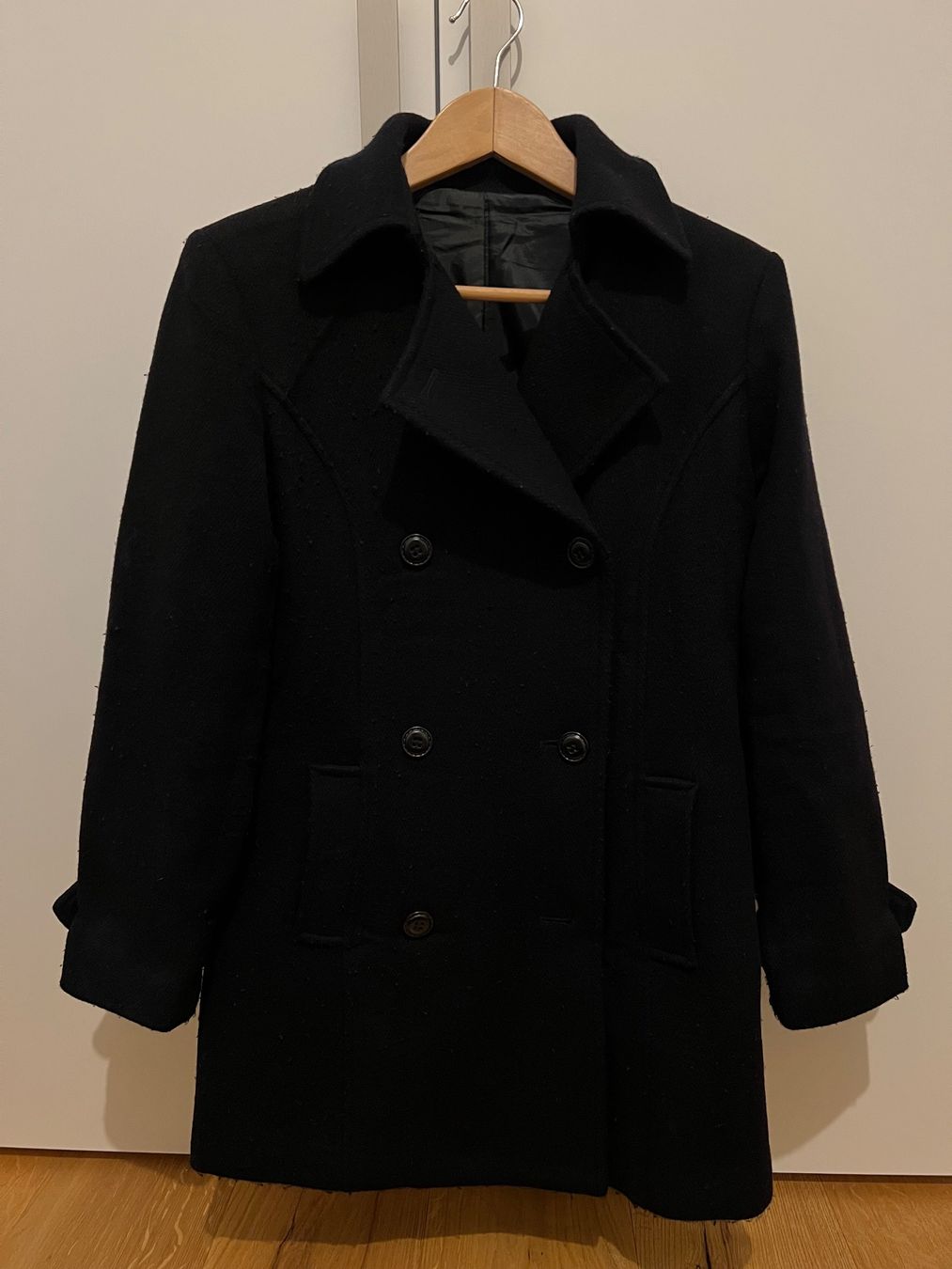 Cappotti: Stylish Double-breasted Pea Coat  | Chic Smart – Difettoso da Basel venduto da Harper.G 2