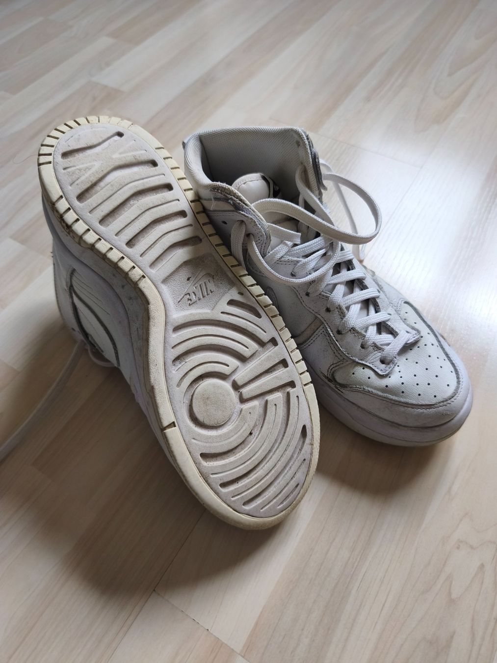 Nike Scarpe da uomo: Chaussure Nike – Usato da Mervelier venduto da loi_69nw 1