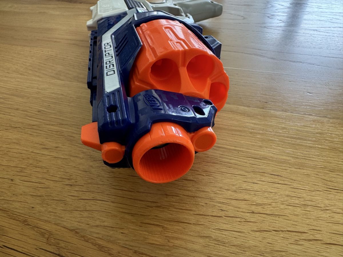 Nerf Giocattoli: Nerf Spielzeugblaster Disruptor blau weiss – Usato da Hedingen venduto da arenablanco 2