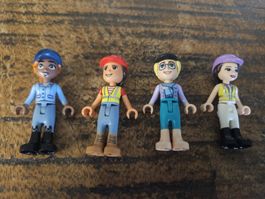 lego lot de 4 figurines 