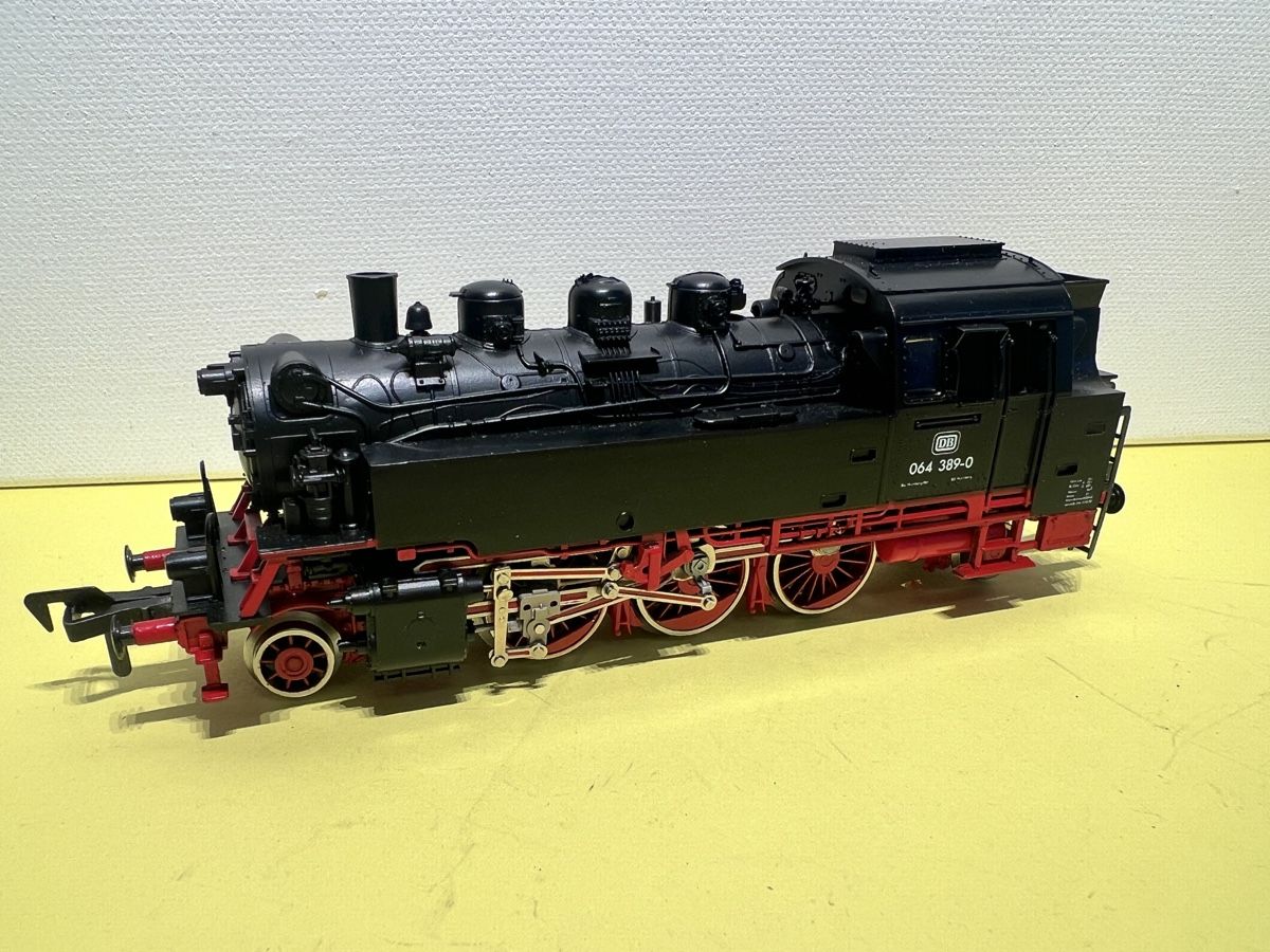 Fleischmann Modelleisenbahnen: Fleischmann BR64 Dampflok Gleichstrom HO – Gebraucht aus Weinfelden von Kammerflimmern 3
