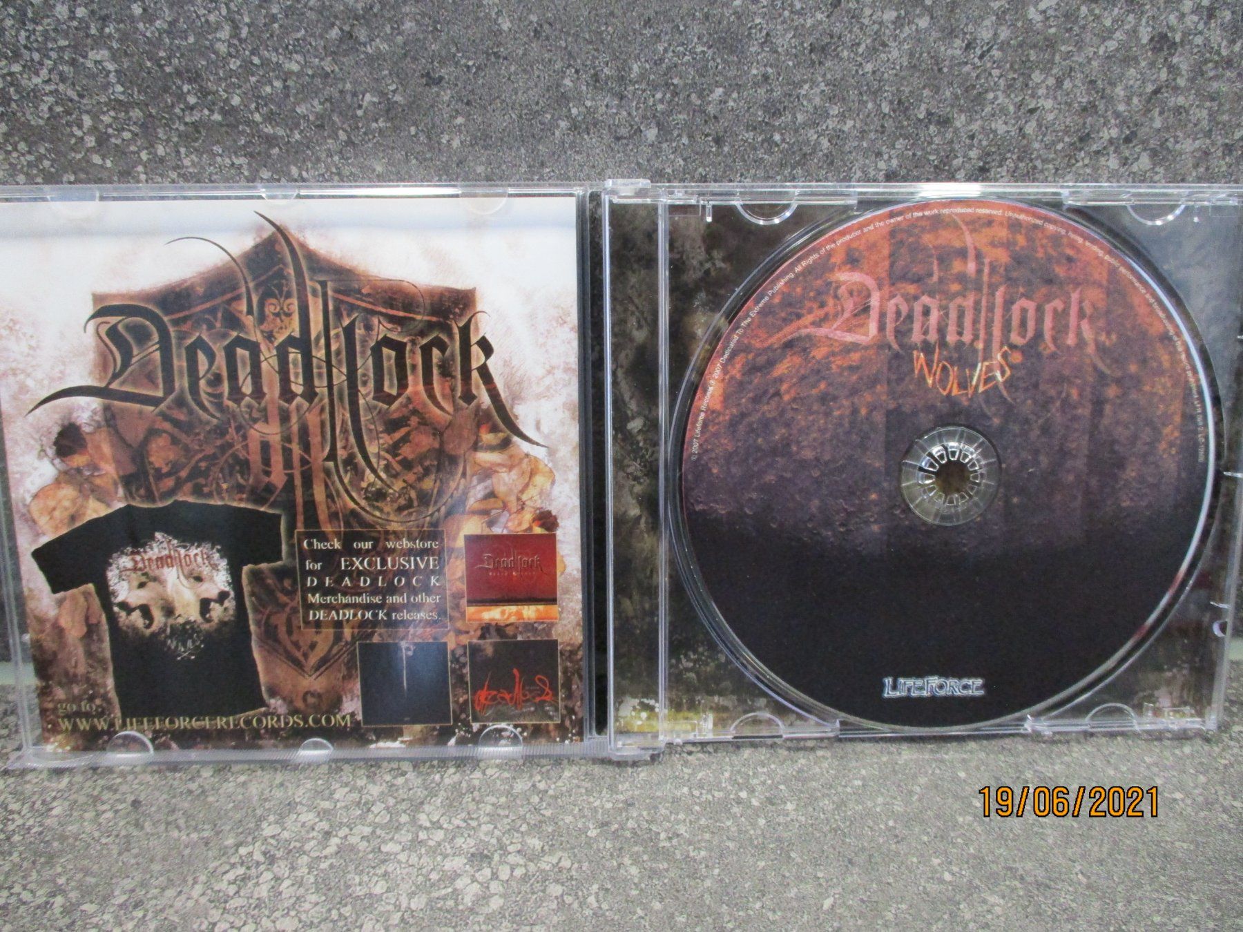 CD: Deadlock -  Wolves / Mit den Unterschriften der Band – Usato da Liestal venduto da Disc-Point 1
