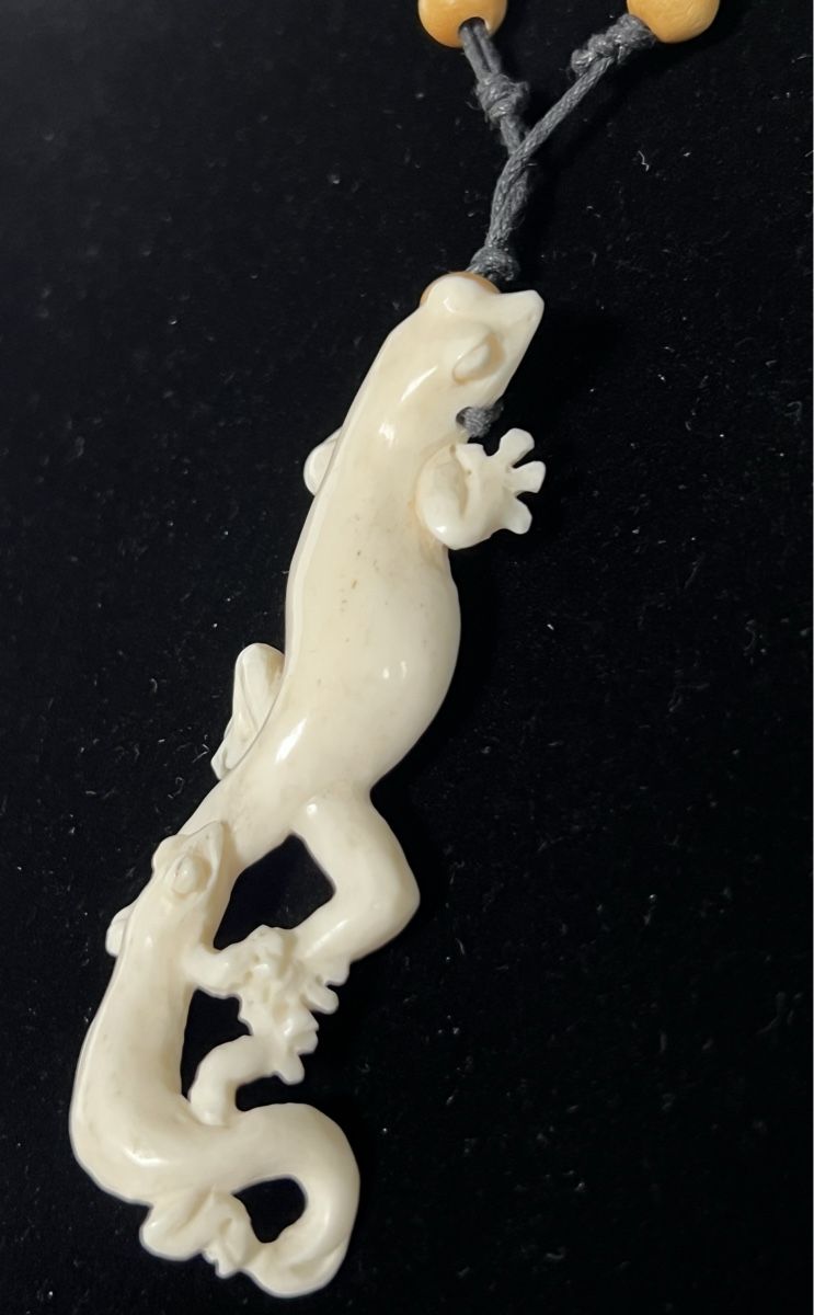 Catenine: Unique Hand-Carved Gecko Pendant Necklace Bone – Nuovo (secondo la descrizione) da Moehlin venduto da Balirain 7