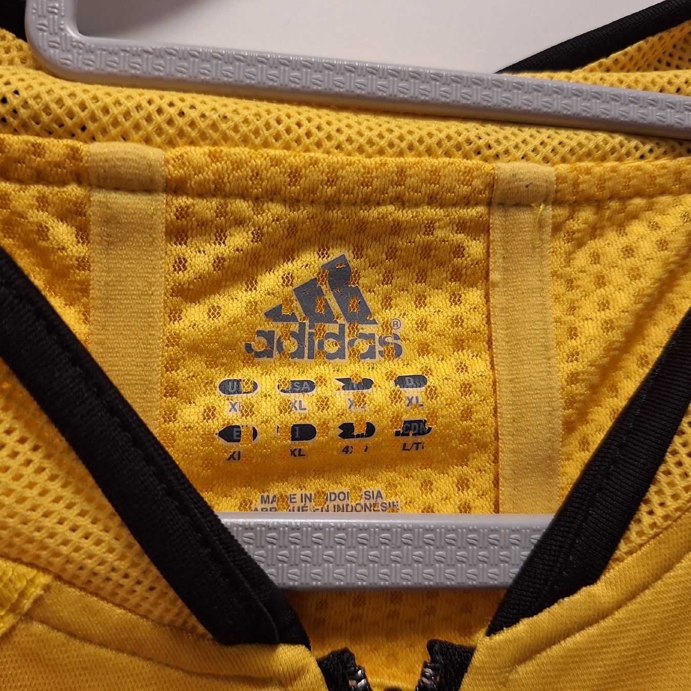 Canottiere & Pantaloni: Adidas Arbitro Gelb XL vintage – Usato da Bellinzona venduto da LA-ropa-de-Juan 6