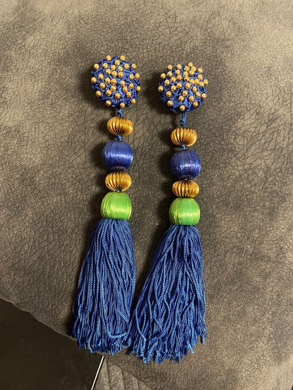 Saint Laurent Orecchini pendenti & Orecchini a lobo: Yves saint Laurent boucle d’oreille – Usato da Montreux venduto da Perledor
