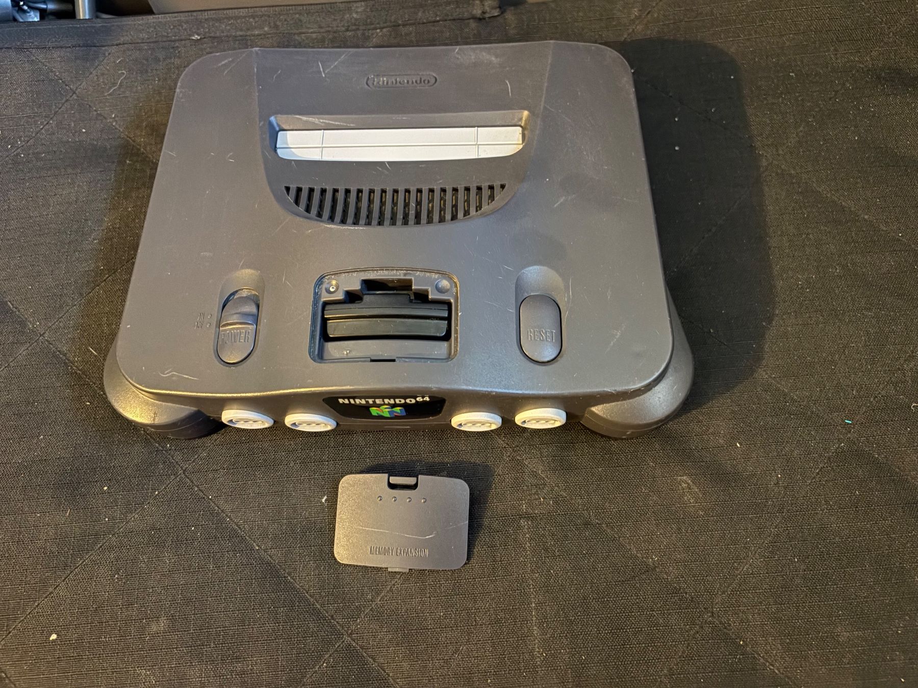Nintendo Console: Nintendo 64 Konsole - Gehäuse – Difettoso da Lausen venduto da sen_jm7c